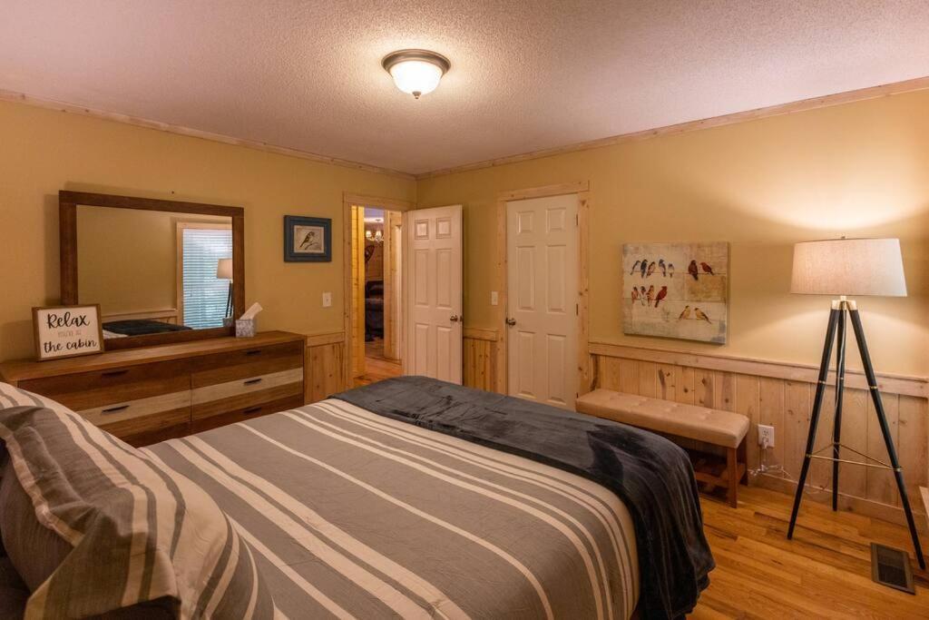 Pet Friendly Luxury Cabin Near Helen With Fire Pit クリーブランド エクステリア 写真