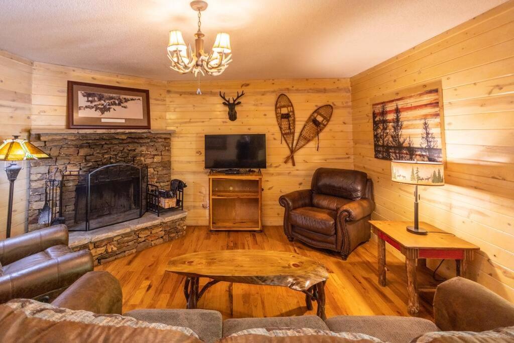 Pet Friendly Luxury Cabin Near Helen With Fire Pit クリーブランド エクステリア 写真