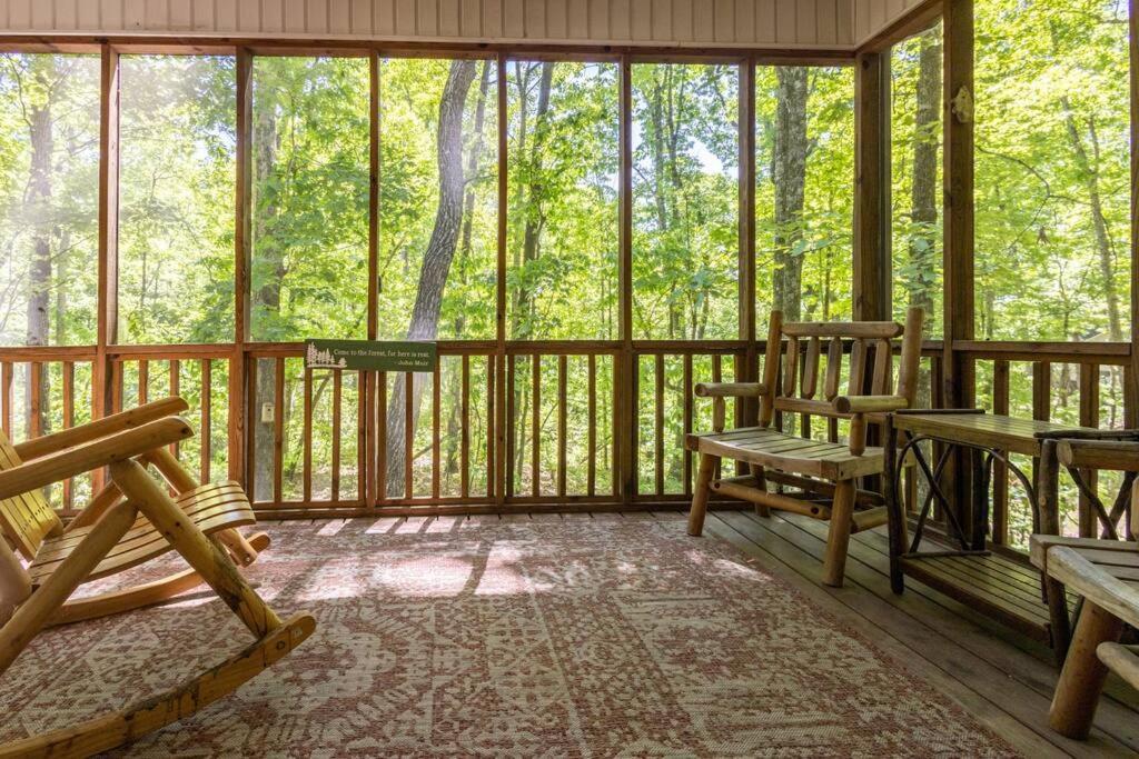 Pet Friendly Luxury Cabin Near Helen With Fire Pit クリーブランド エクステリア 写真