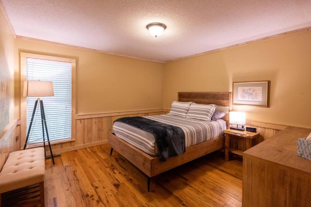 Pet Friendly Luxury Cabin Near Helen With Fire Pit クリーブランド エクステリア 写真