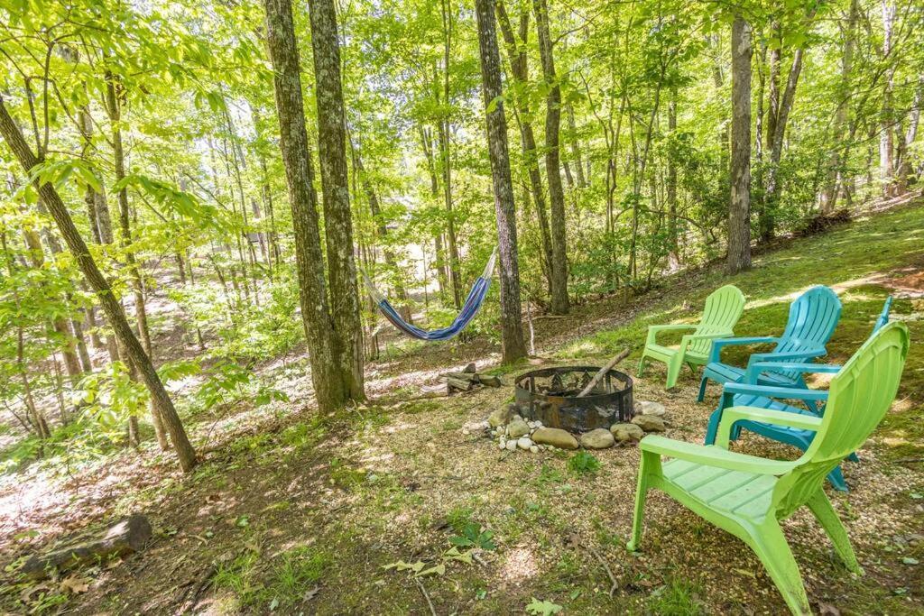 Pet Friendly Luxury Cabin Near Helen With Fire Pit クリーブランド エクステリア 写真