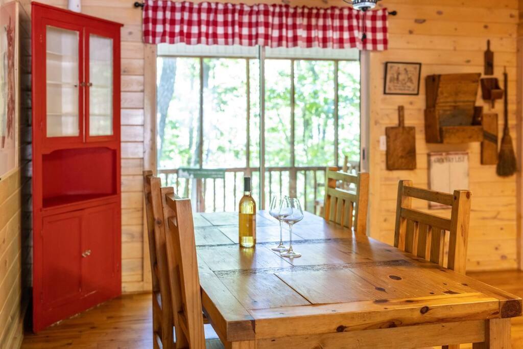 Pet Friendly Luxury Cabin Near Helen With Fire Pit クリーブランド エクステリア 写真