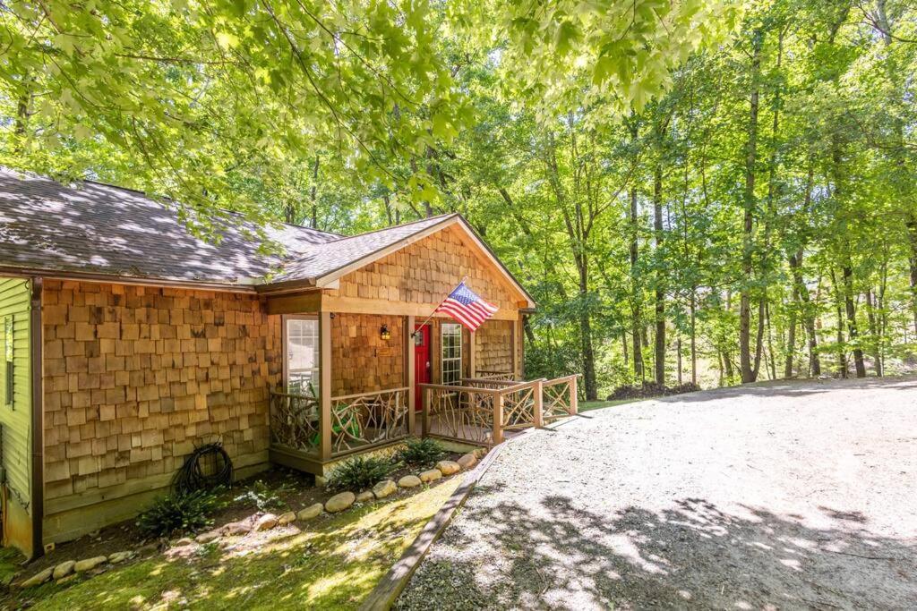 Pet Friendly Luxury Cabin Near Helen With Fire Pit クリーブランド エクステリア 写真